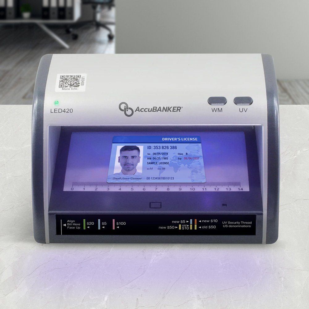 AccuBANKER® LED420 Cash & Card Detector Displaying Card Detector